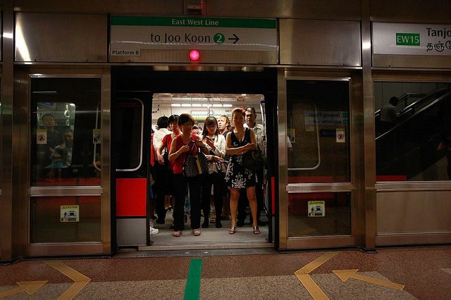 cara naik mrt di singapura