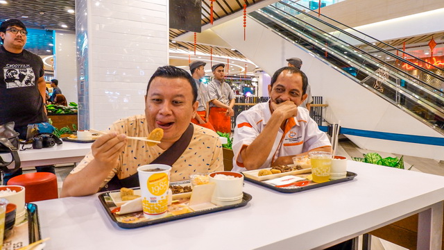 mencicipi menu HokBen Pekanbaru