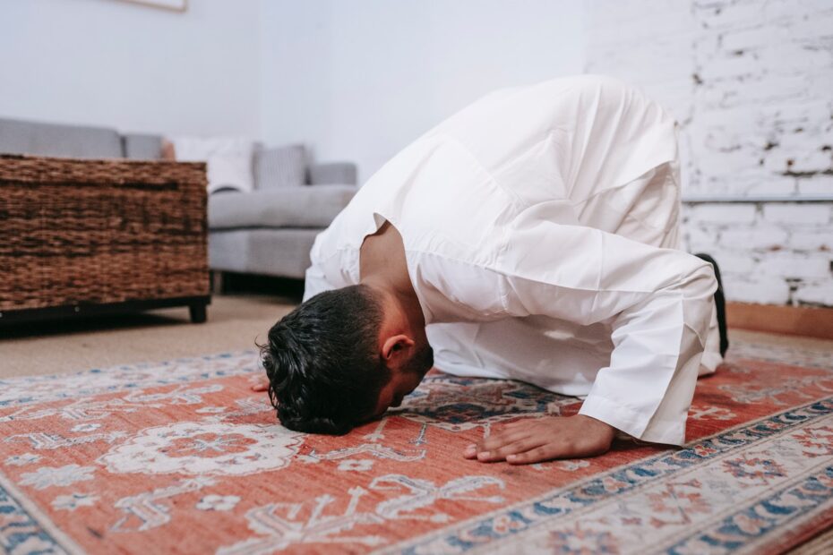 Ini Dia Harga Sajadah yang Praktis Dibawa Traveling