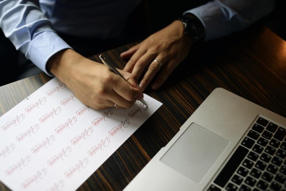 Ini 6 Tips Cara Membuat Tanda Tangan yang Menarik