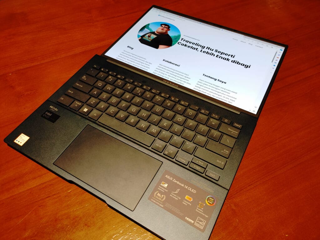 Zenbook 14 OLED UX3405 180 derajat